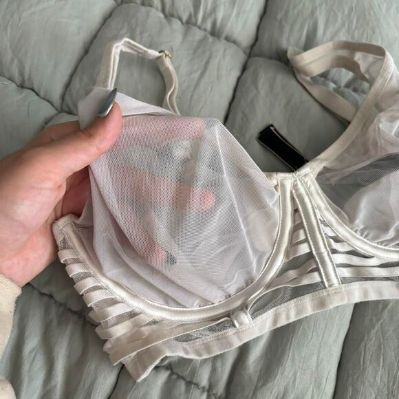 Victoria Secret White Mesh Bra 34D - Picture 2 of 5